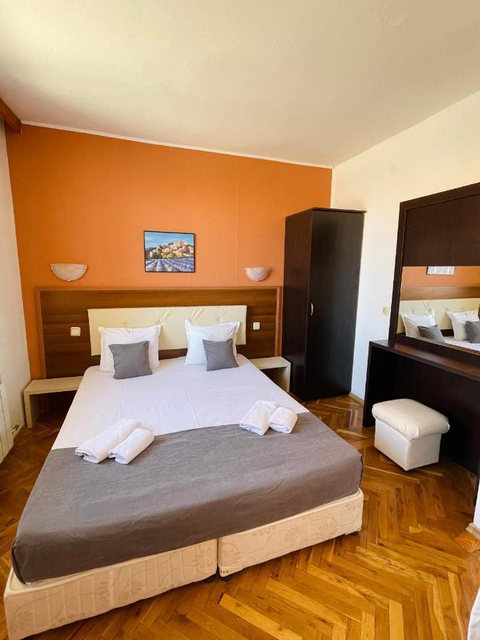 Private Rooms Trakiets Pomorie Bagian luar foto